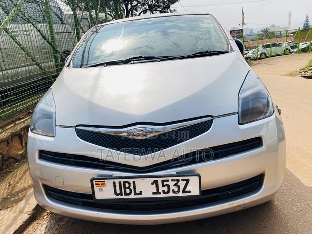 Toyota Ractis 1.3 FWD 2008 Gray