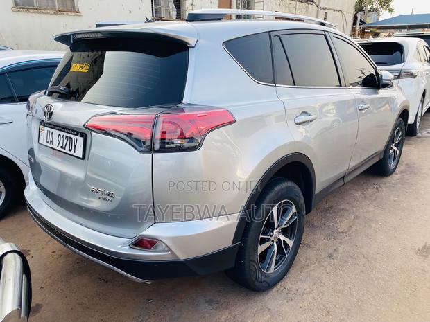 Toyota RAV4 2016 Silver