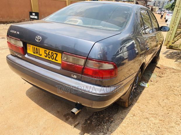 Toyota Corona 1999
