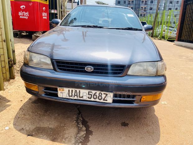 Toyota Corona 1999