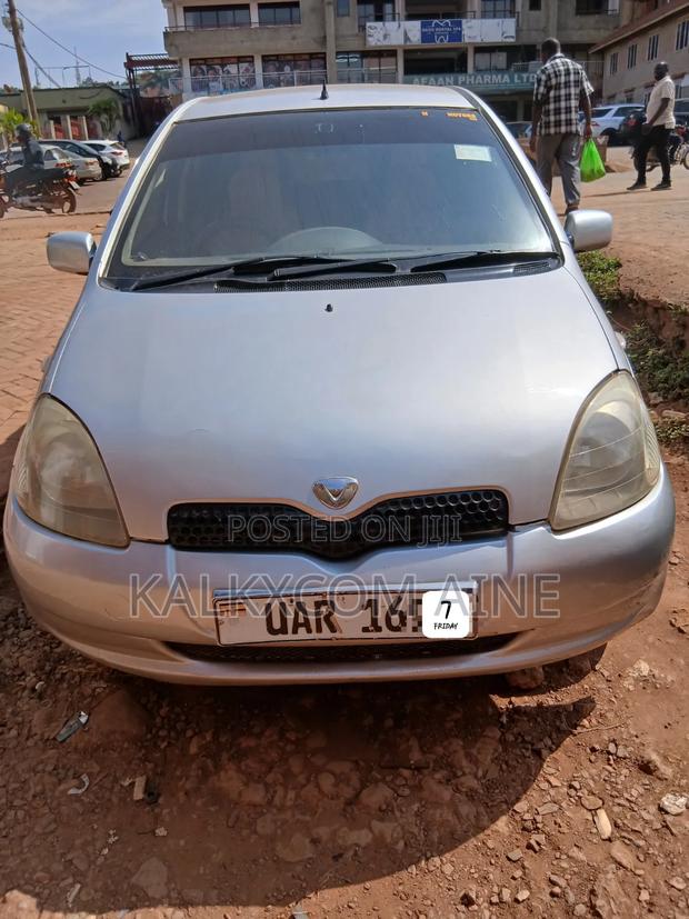 Toyota Vitz 2003 Silver