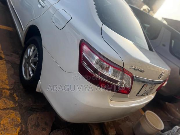Toyota Premio 1.8 AWD 2013 White