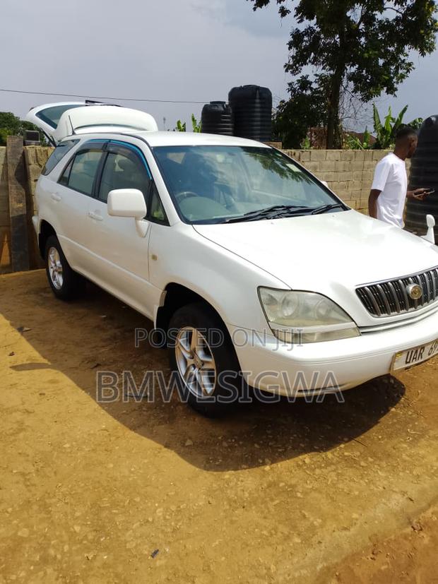 Toyota Harrier 1997 White
