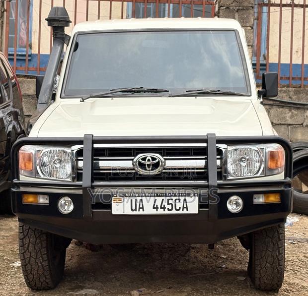 Toyota Land Cruiser 79 Series 2015 White