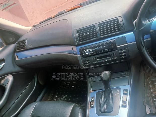 BMW 318i 2002 Blue