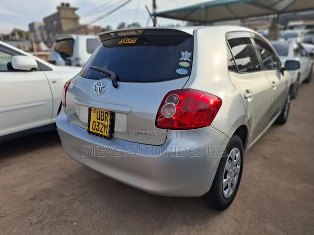 Toyota Auris 2009 Silver