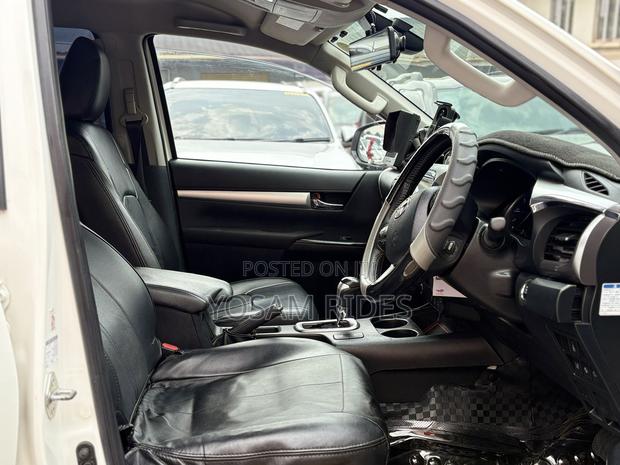 Toyota Hilux Revo Double Cab Deisel 2.8 AWD 2018 White