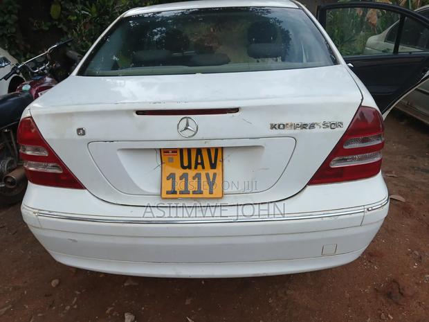 Mercedes-Benz C180 2006 White