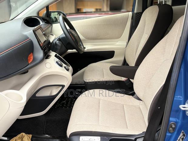 Toyota Sienta 1.5 Hybrid FWD (6-seater) 2016 Blue