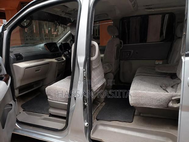 Nissan Serena 2000 Beige