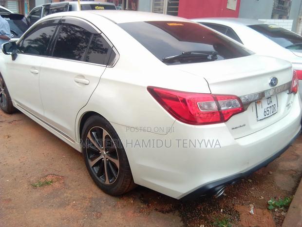 Subaru Legacy 2018 White