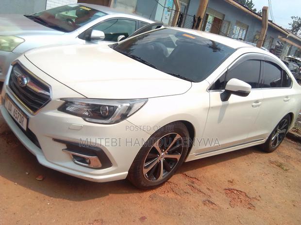 Subaru Legacy 2018 White