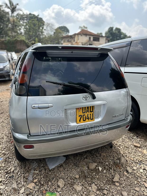 Toyota Raum 2002 Silver