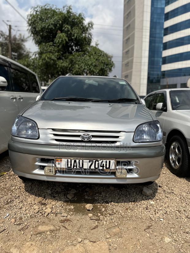 Toyota Raum 2002 Silver