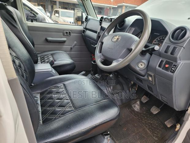 Toyota Land Cruiser 2017 White