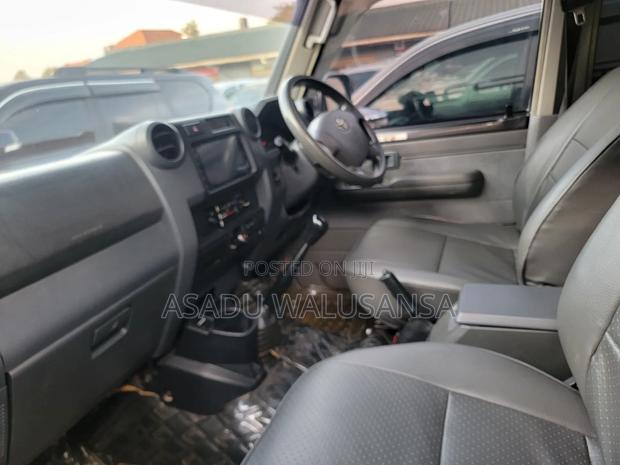 Toyota Land Cruiser 2005 Black