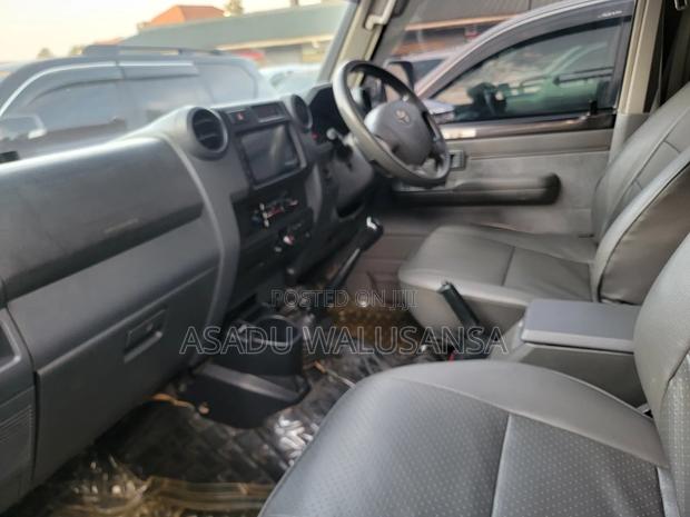 Toyota Land Cruiser 2005 Black