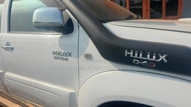 Toyota Hilux 2010 White