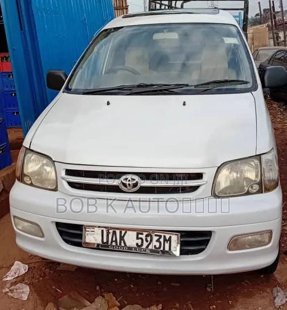 Toyota Noah 2001 White