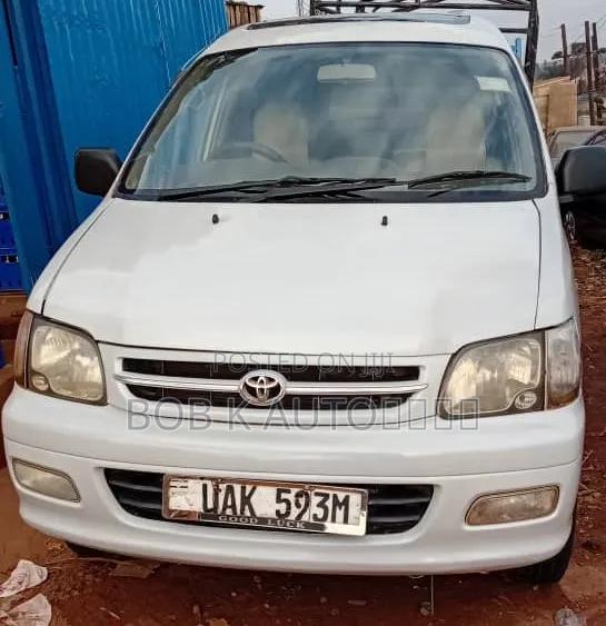 Toyota Noah 2001 White