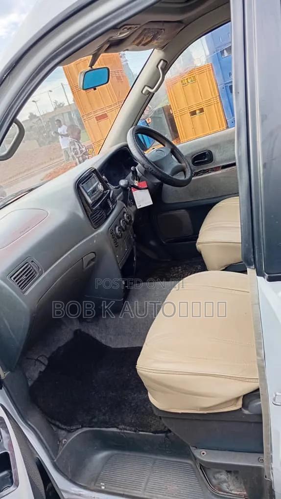 Toyota Noah 2001 White