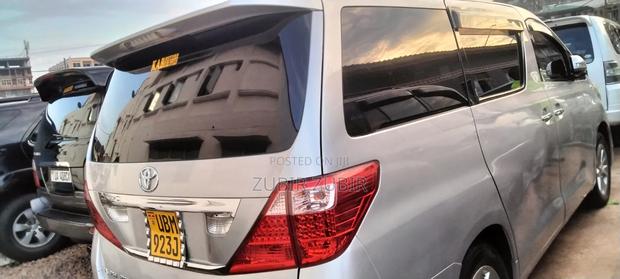 Toyota Alphard 2010 Silver