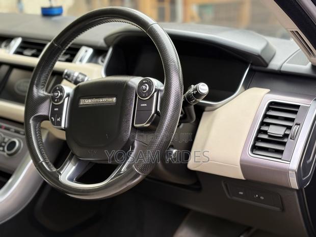 Land Rover Range Rover Sport HSE 4x4 (3.0L 6cyl 8A) 2016 Black