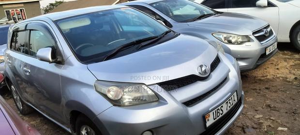 Toyota IST 2009 Silver