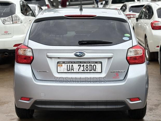 Subaru Impreza 2.0i 5-dr 2013 Silver
