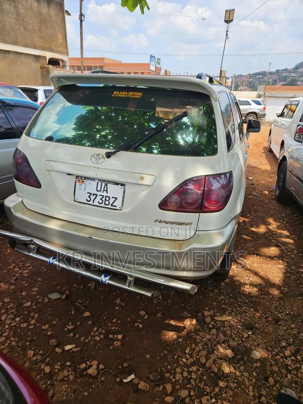 Toyota Harrier 2002 Silver