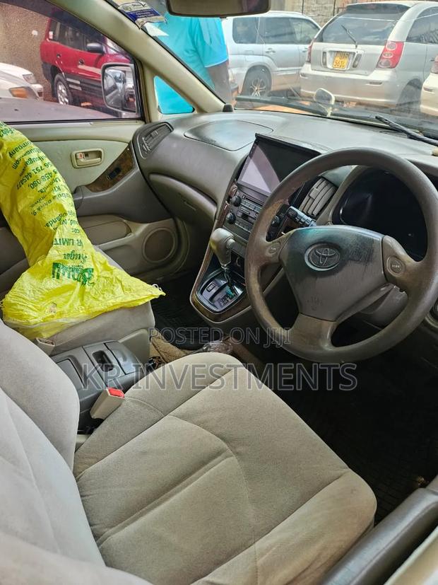 Toyota Harrier 2002 Silver