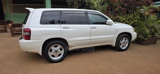 Toyota Kluger 2006 White