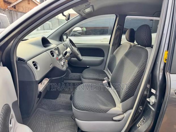 Toyota Sienta 2012 Black