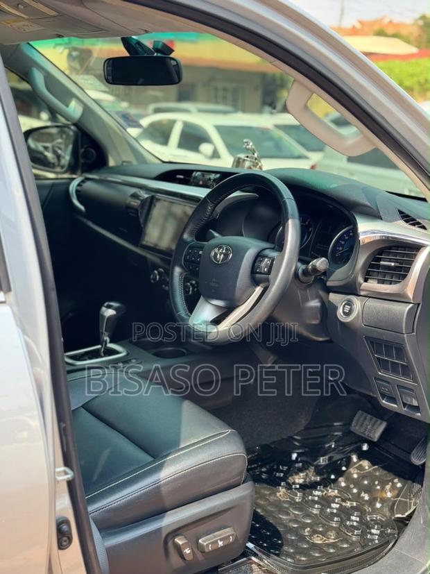 Toyota Hilux Revo Double Cab Deisel 2.8 AWD 2018 Silver