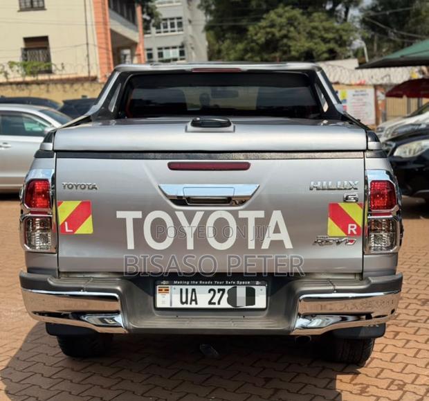 Toyota Hilux Revo Double Cab Deisel 2.8 AWD 2018 Silver