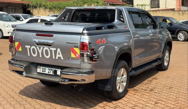 Toyota Hilux Revo Double Cab Deisel 2.8 AWD 2018 Silver