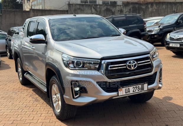 Toyota Hilux Revo Double Cab Deisel 2.8 AWD 2018 Silver