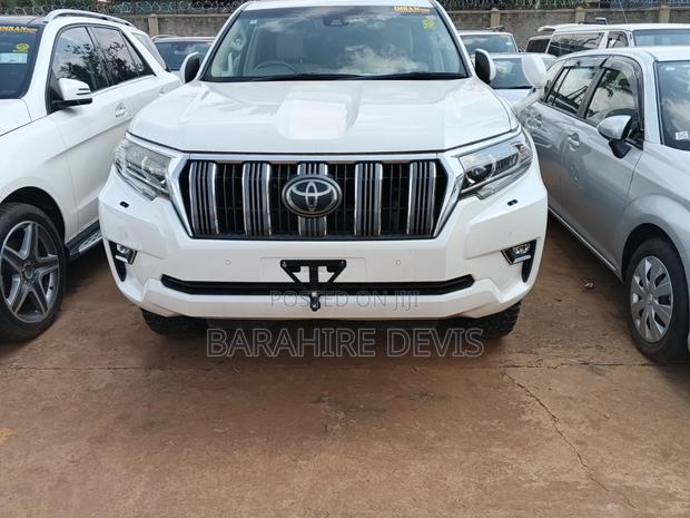 Toyota Land Cruiser Prado 2019 Silver