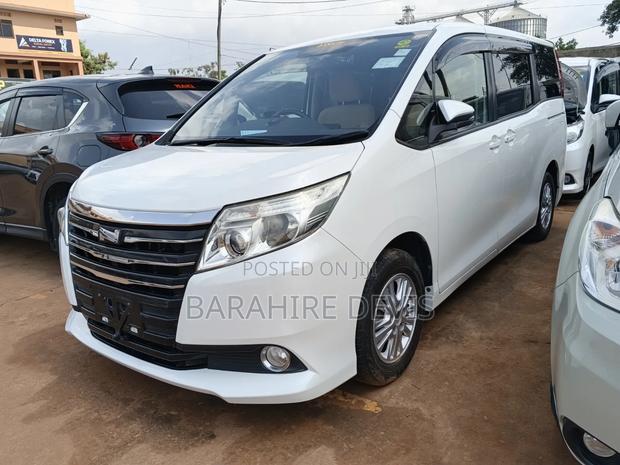 Toyota Noah 2017 White