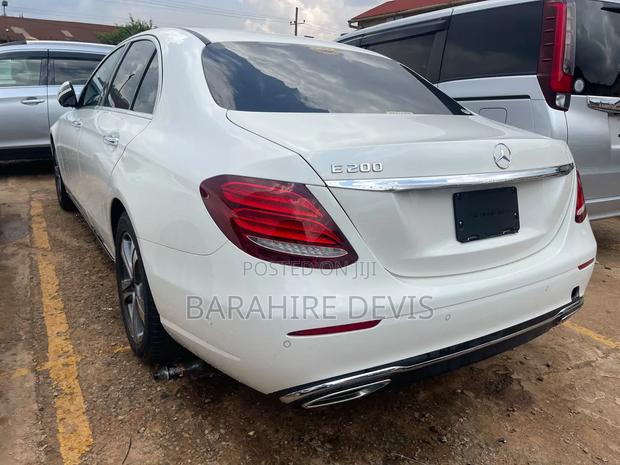 Mercedes-Benz C200 2018 White