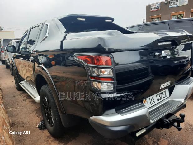 Mitsubishi L200 2018 Black