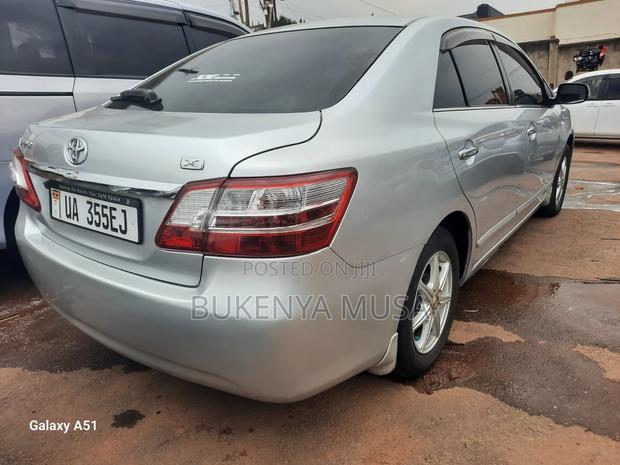 Toyota Premio 2011 Silver