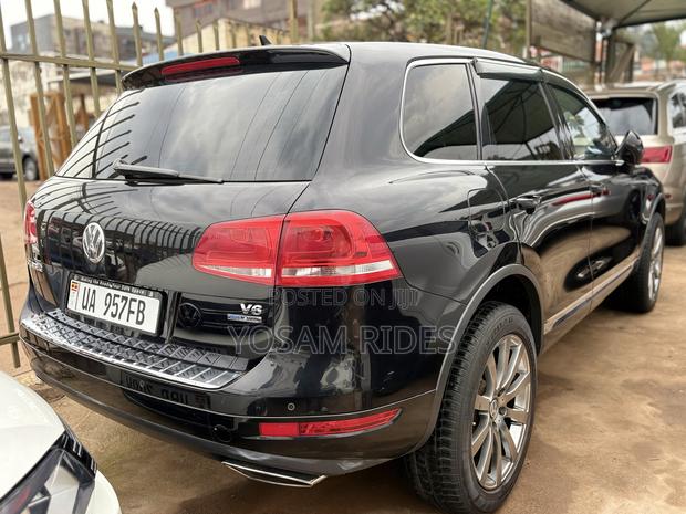 Volkswagen Touareg 2012 Black