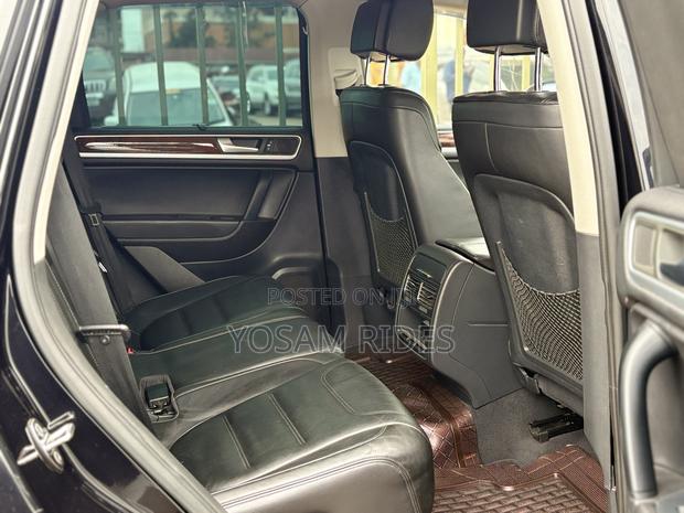 Volkswagen Touareg 2012 Black
