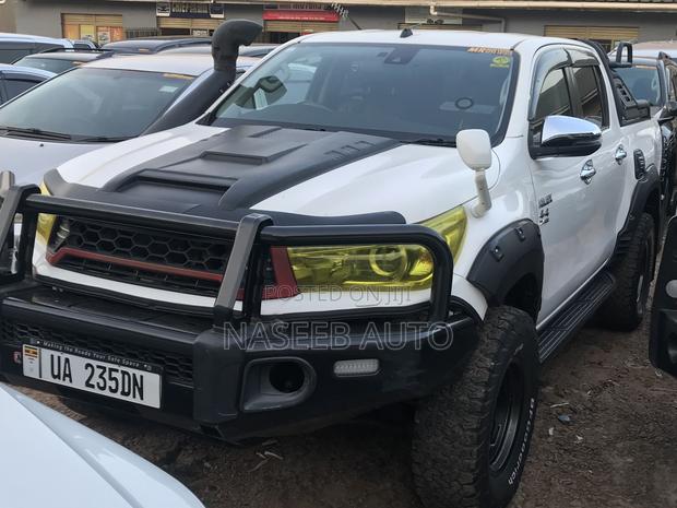 Toyota Hilux 2018 White