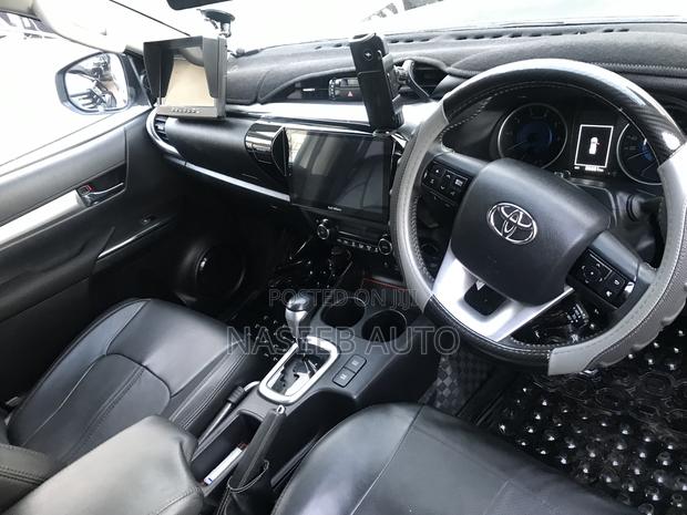 Toyota Hilux 2018 White