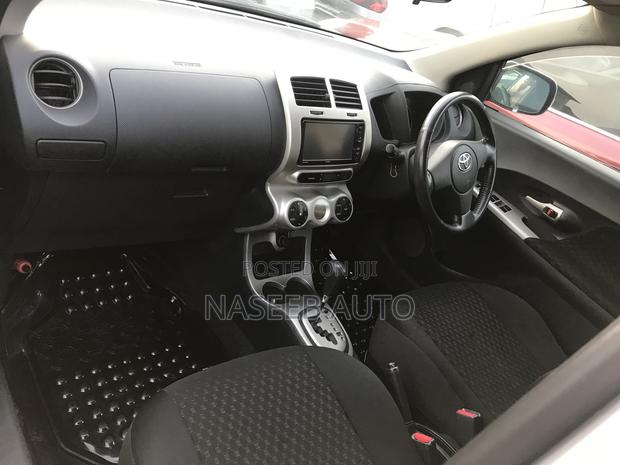 Toyota IST 2010 Silver