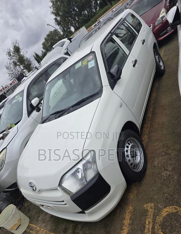 Toyota Probox 1.5 F 2WD 2018 White