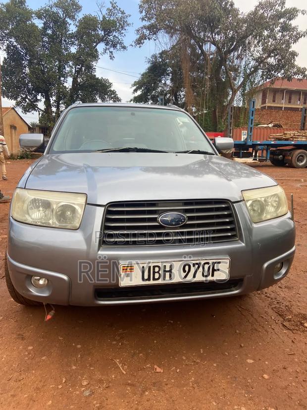 Subaru Forester 2004 Gray