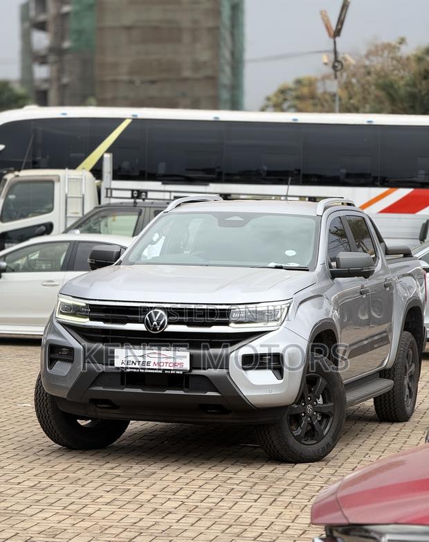 Volkswagen Amarok 2025 Gray